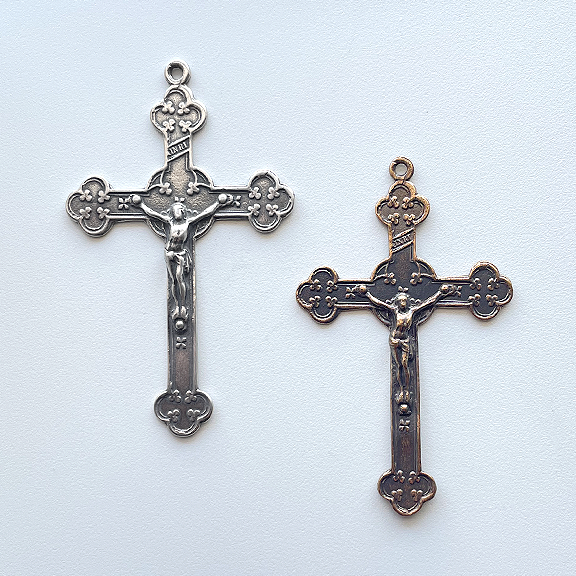 Crucifix, Many Clovers