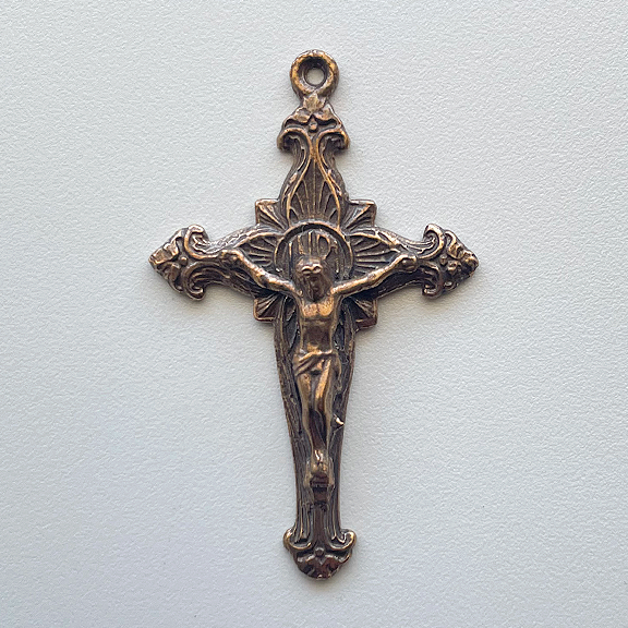T1409 Crucifix, Ferns and Flowers