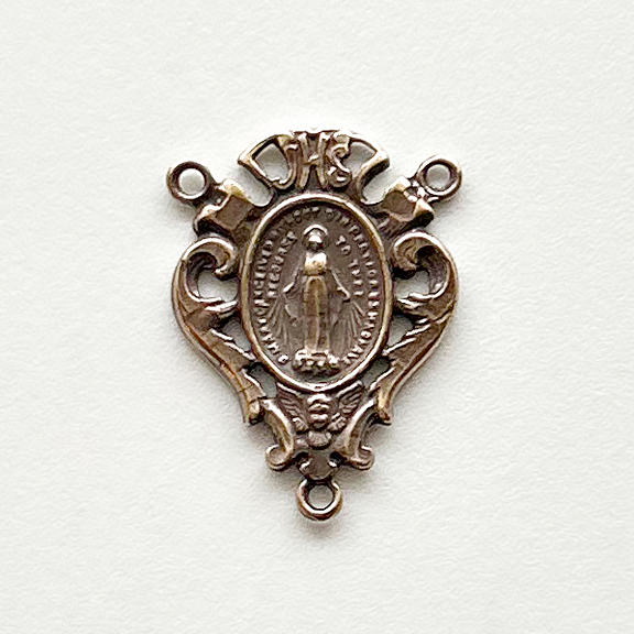 Center, Miraculous medal -609