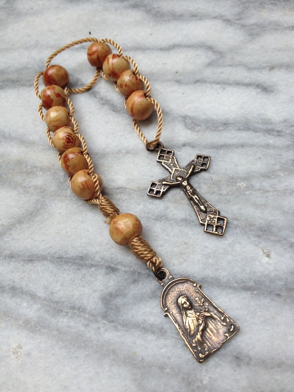 Sacrifice Bead Tenner - Cream Wood