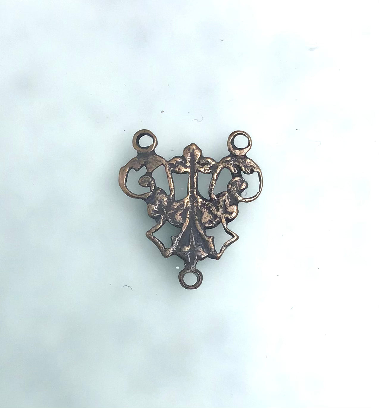 Center, Delicate