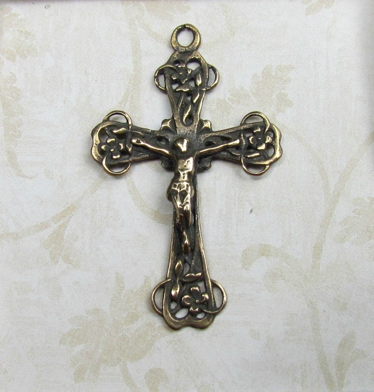 Crucifix, T1229 Pretty Flowers