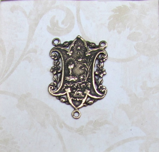 Center, Eucharistic Lace