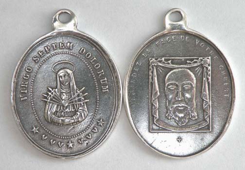 M1082 Seven Sorrows Medal