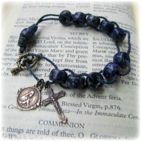 Sacrifice Bead Bracelet, mottled Navy beads