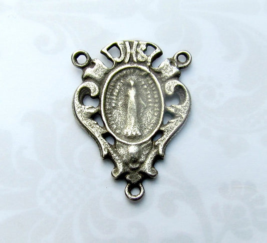Center,  Miraculous medal -609